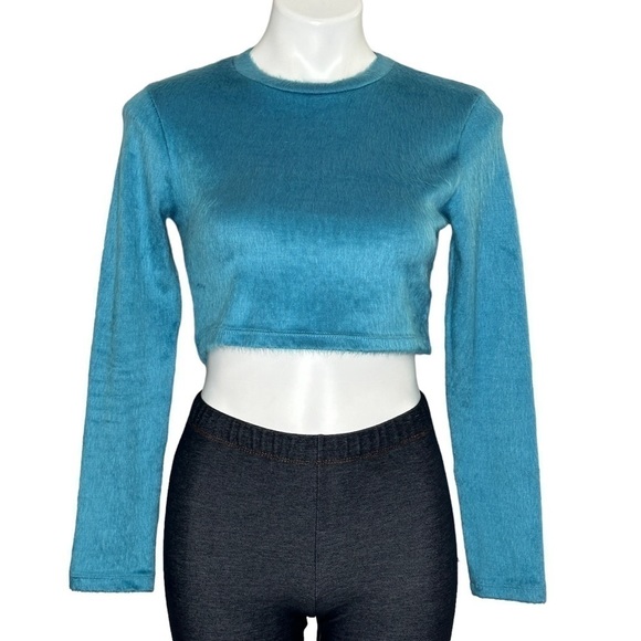 Urban Outfitters fuzzy blue long sleeve crop top large - Picture 2 of 6